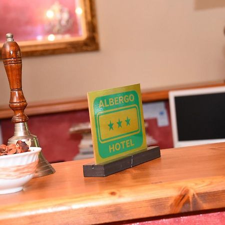 Albergo Dimora Storica Antica Hostelleria Crema Buitenkant foto