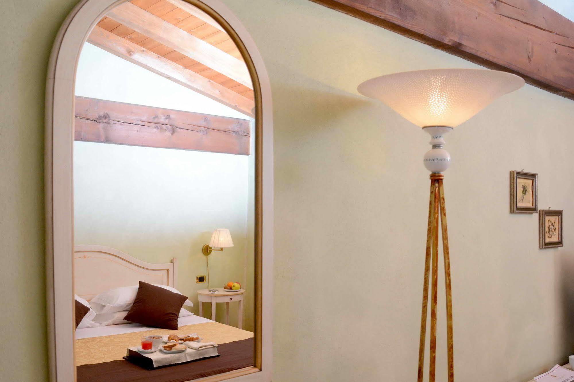 Albergo Dimora Storica Antica Hostelleria Crema Buitenkant foto