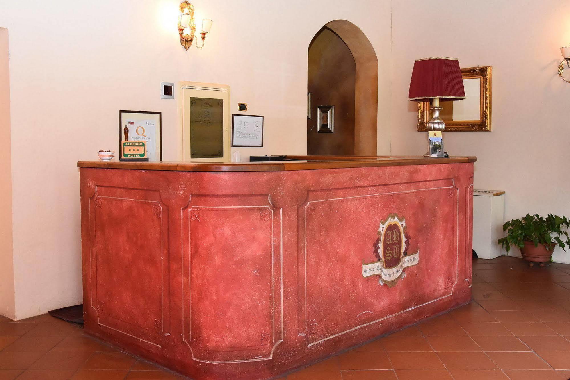 Albergo Dimora Storica Antica Hostelleria Crema Buitenkant foto