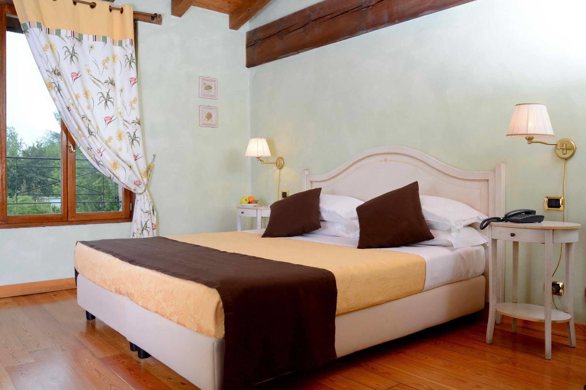 Albergo Dimora Storica Antica Hostelleria Crema Buitenkant foto